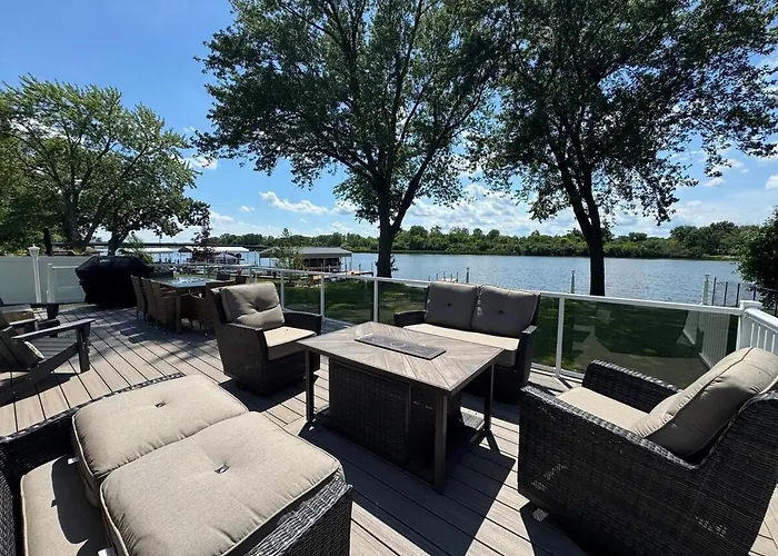 Riverfront Entertainment Haven Ferienhaus McHenry